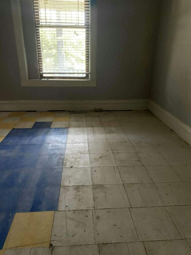 Building Photo - 634 Northrup Ave