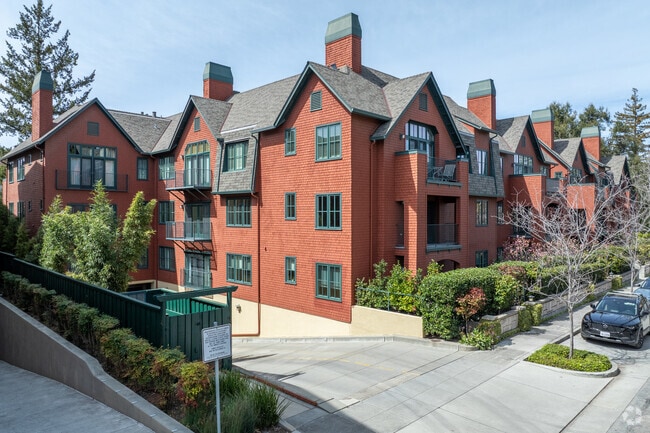 Chartwell Condominiums