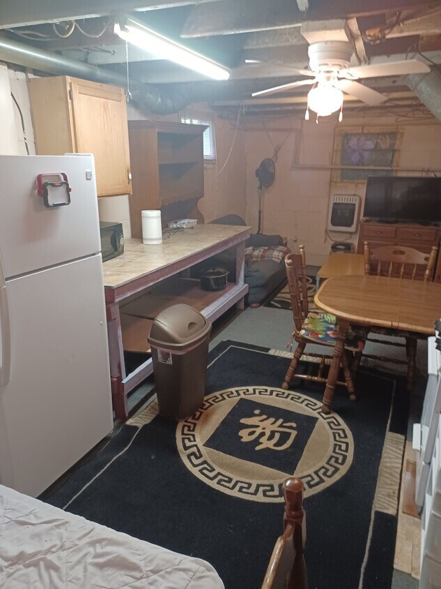 Building Photo - 407 Walnut St