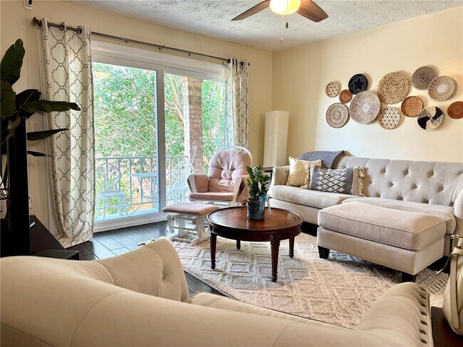 Foto del edificio - 4328 Lake Underhill Rd