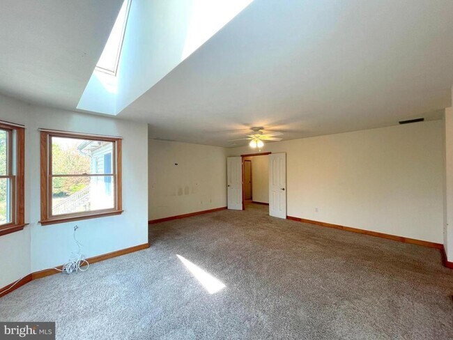 Foto del edificio - 43737 Sandy Bottom Rd