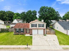 Building Photo - 106 Champions Green Dr