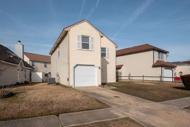 Foto del edificio - Newly Renovated 3 Bedrooms 2.5 Bathroom Home