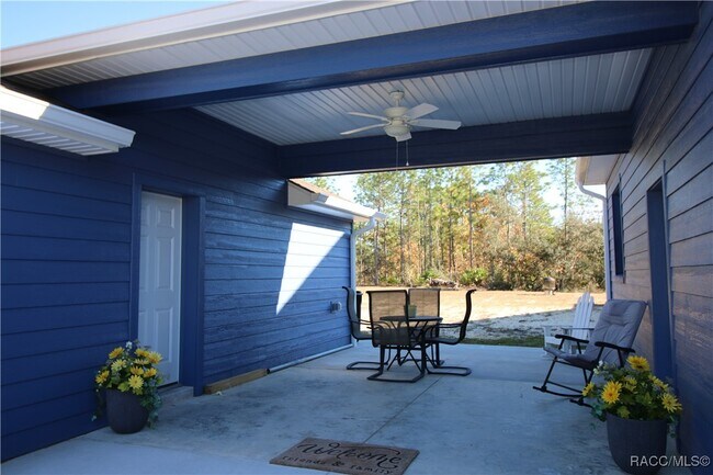 Foto del edificio - 4999 N Tee Pee Dr