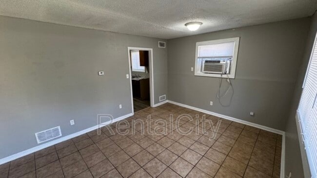Building Photo - 4829 McCrory Ave