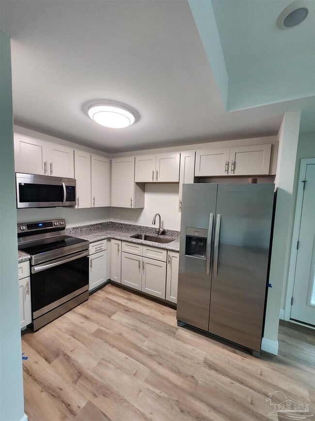 Building Photo - 3305 Bluewater Dr