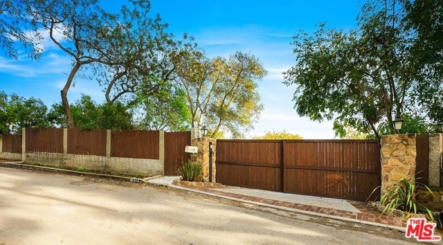 Building Photo - 1830 Mango Way