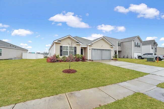 Building Photo - 4 Bed, 2 Bath Gem in Park West!