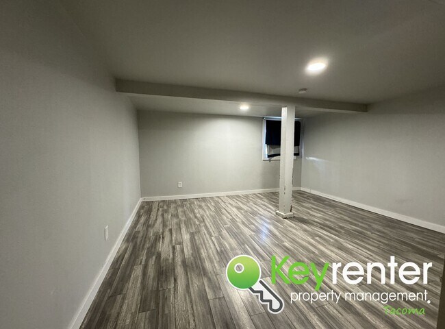 Building Photo - 3737 S Asotin St