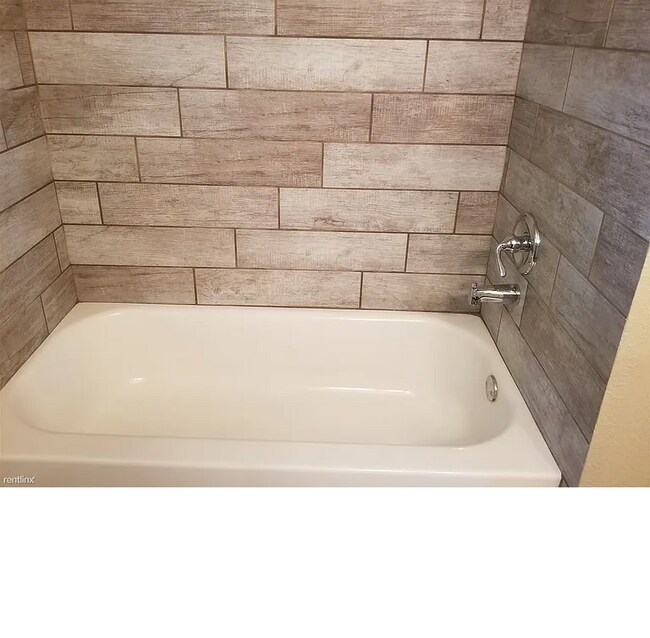 Foto del edificio - 7065 Bellfort Ave