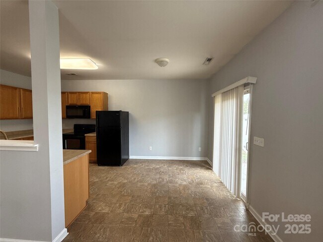 Foto del edificio - 11812 Downy Birch Rd