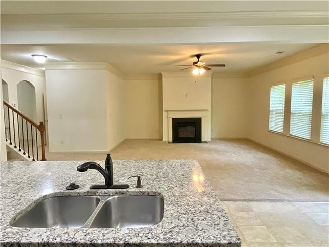 Building Photo - 609 Stonehurst Ln