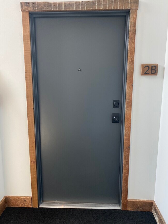 Entrada a 2D - 403 Main St