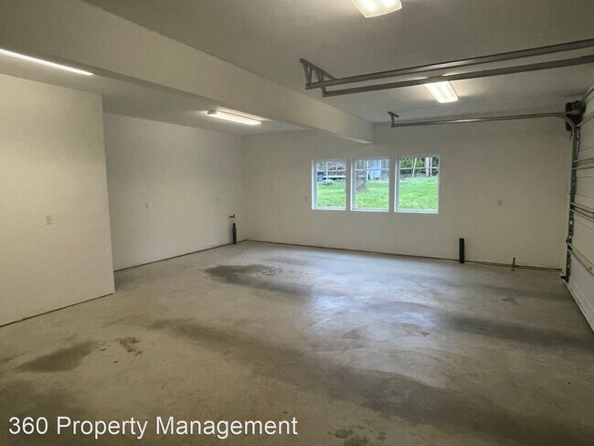 Building Photo - 3 br, 3.5 bath House - 4728 E Harbor Rd.