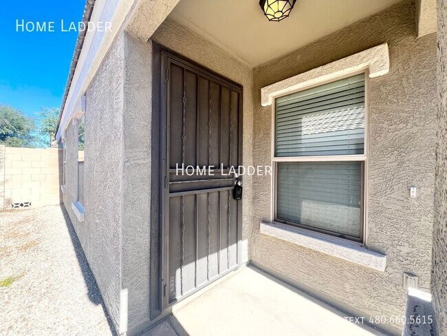 Foto del edificio - 1242 E Bradstock Way