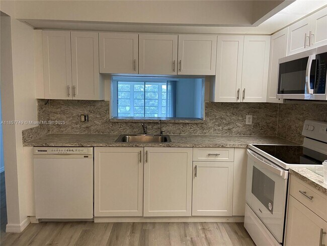 Foto del edificio - 12601 SW 13th St