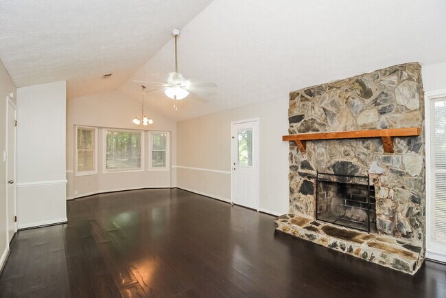 Foto del edificio - 147 Old Mill Trail SW