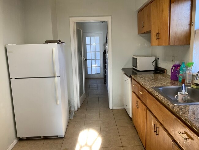 Photo - 830 Valley St House