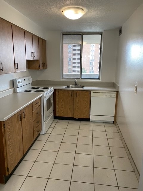 Building Photo - Forest Park Circle Ltd.