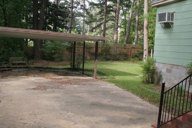 Building Photo - 1137 Druid Hill Dr