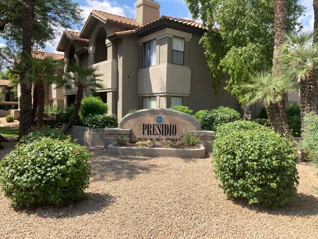 Foto del edificio - 9600 N 96th St