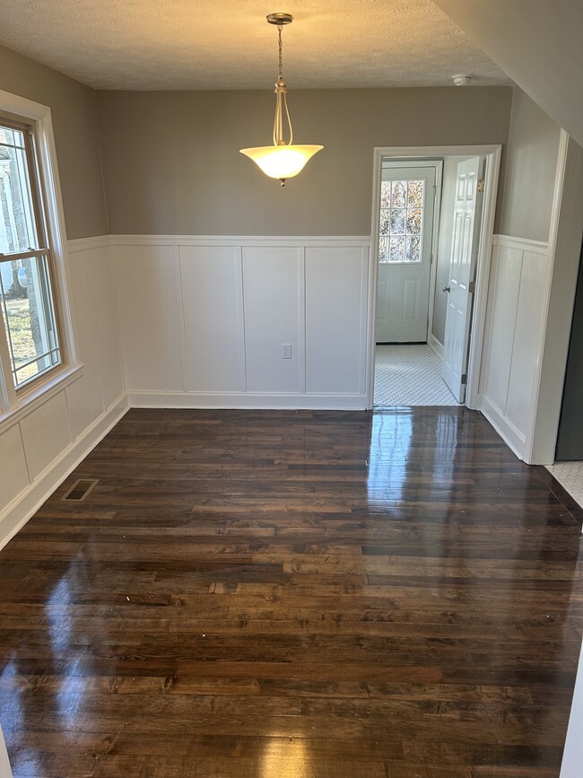 Dinning room - 269 E Eastland St