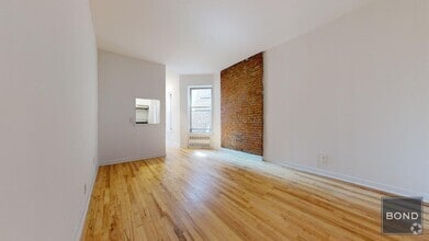 Building Photo - 212 E 85th St