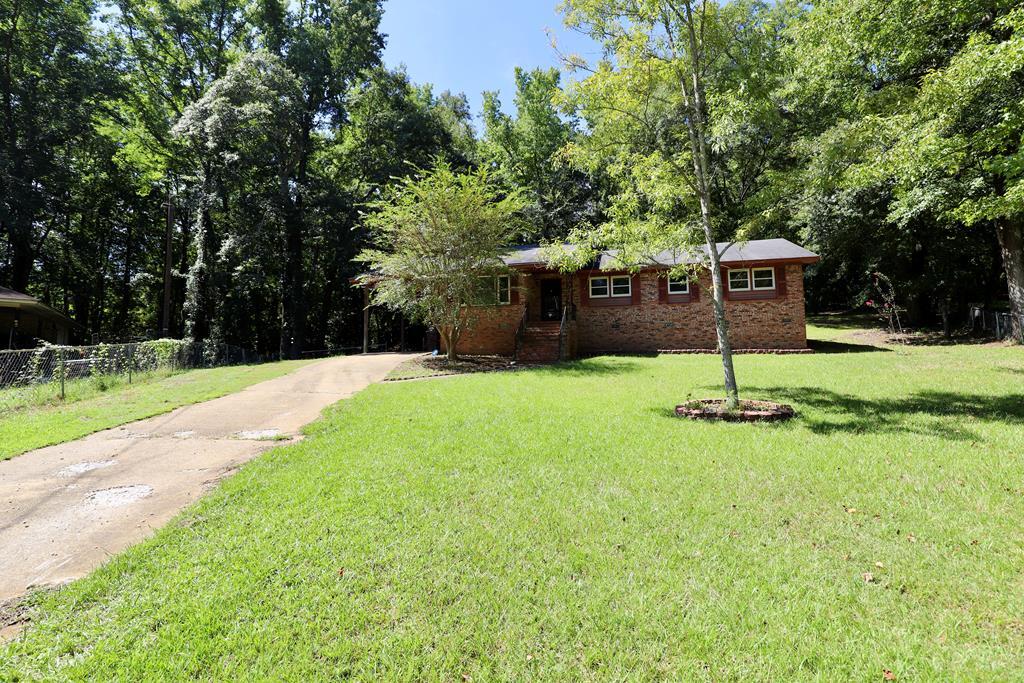 Primary Photo - 3 Spring Lake Dr