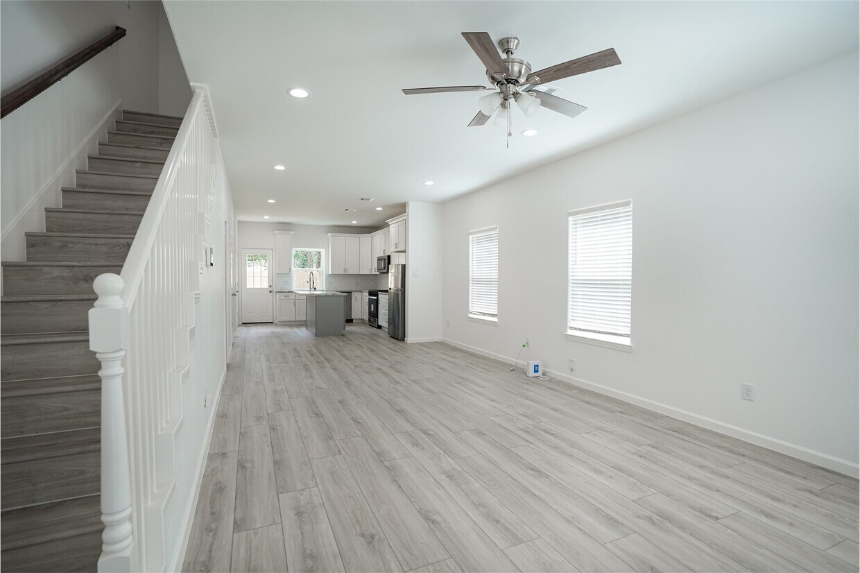 Foto del edificio - 7914 Laura Koppe Rd