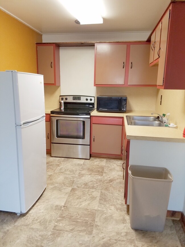Foto del edificio - 306 E 18th St