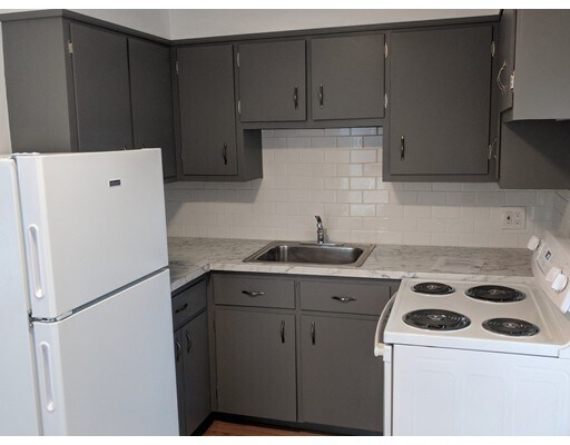 Primary Photo - 111 Highland St