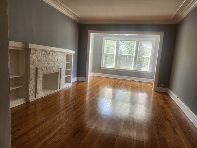 Foto del edificio - 3036 W Leland Ave