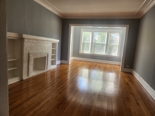 Building Photo - 3036 W Leland Ave