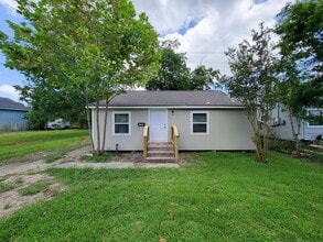 Building Photo - 1107 Roosevelt