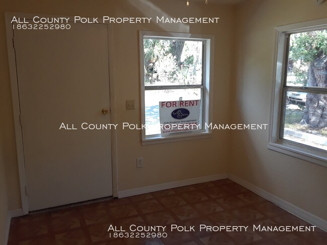 Building Photo - 1 Bedroom 1 Bathroom Duplex Apartment