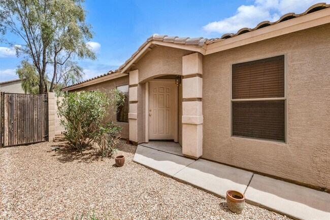 Foto del edificio - 42780 W Sunland Dr