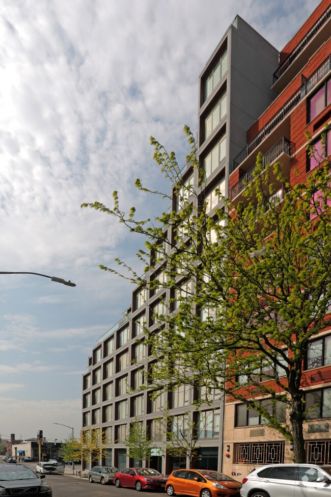 Building Photo - 275 4th Ave
