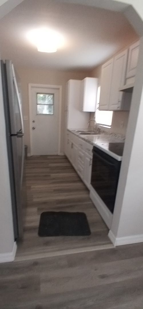 Building Photo - Available Now  with $300 move in special