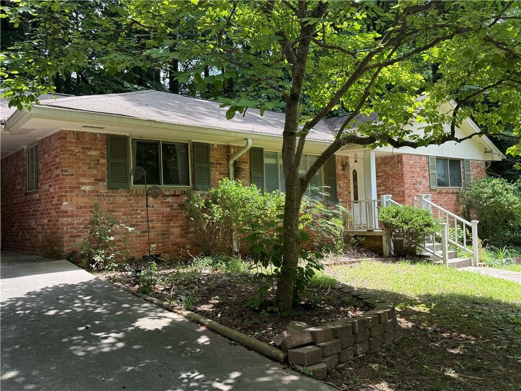 Primary Photo - 1057 Latham Rd