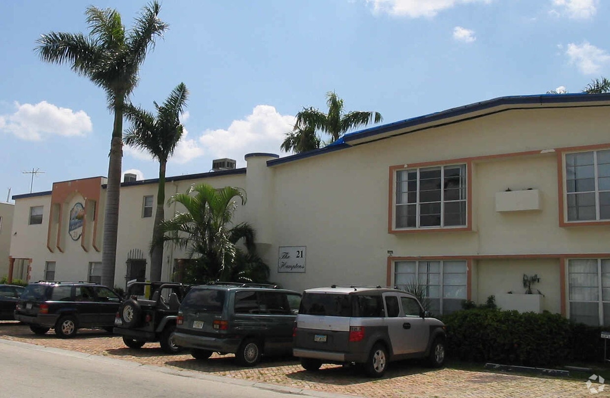 Building Photo - 21 Isle Of Venice Dr