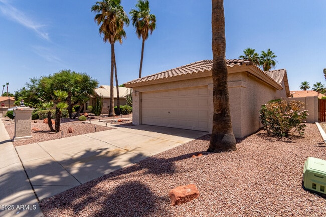 Building Photo - 9637 E Sundune Dr