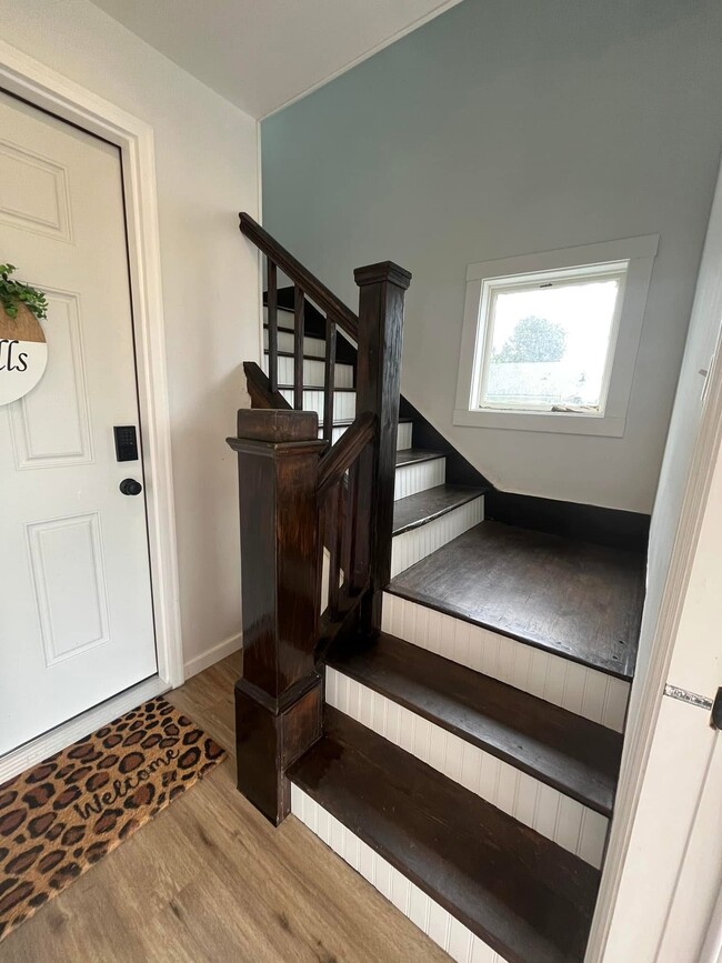 Building Photo - 166 18th St