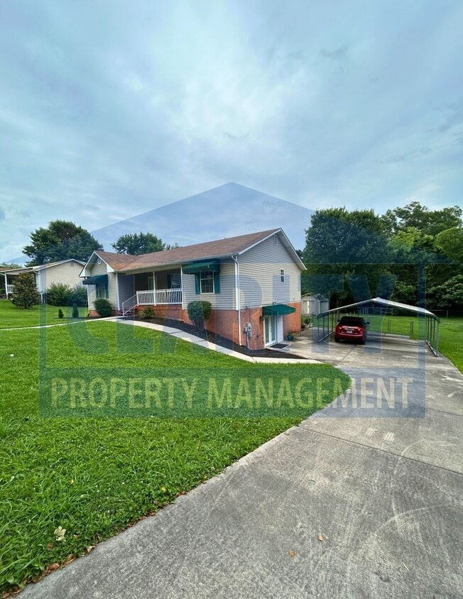 Primary Photo - Unique three bedroom!