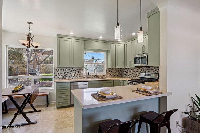 Building Photo - 904 Turney Dr