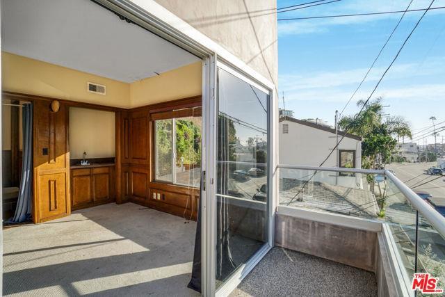 Foto del edificio - 364 Pershing Dr
