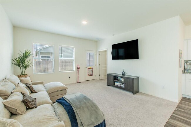 Building Photo - 209 Dirty Harry Dr