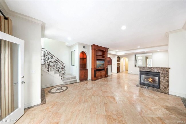 Building Photo - 3 br, 3 bath House - 414 Acacia Ave