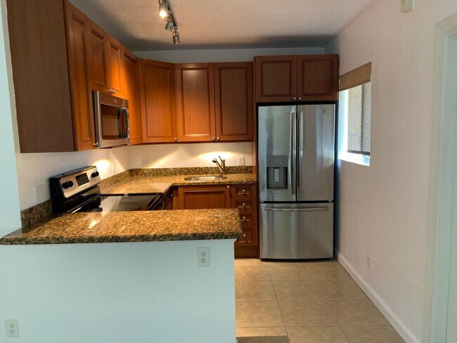 Building Photo - 2 bedroom condo in the heart of WILTON MAN...