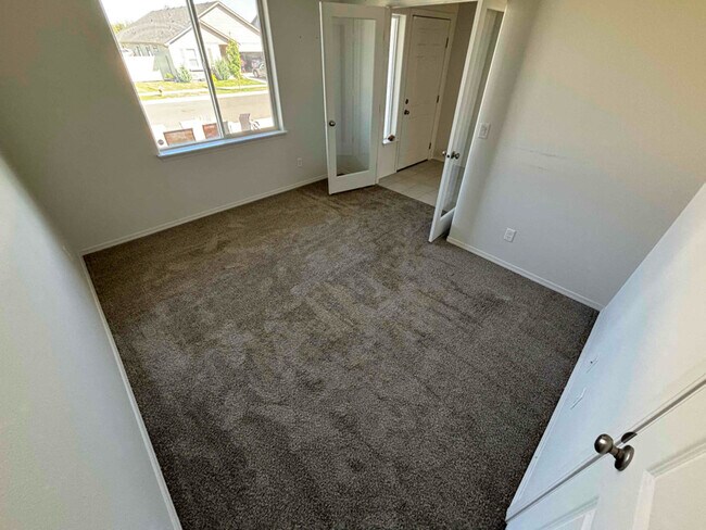 Building Photo - 5506 S Zabo Rd