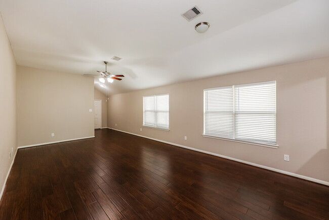 Foto del edificio - 5227 Lagoon Ct